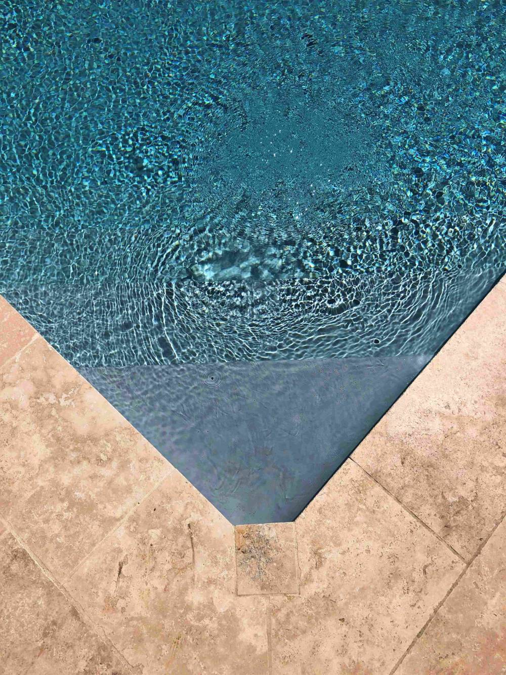 piscine a skimmer filtration efficace